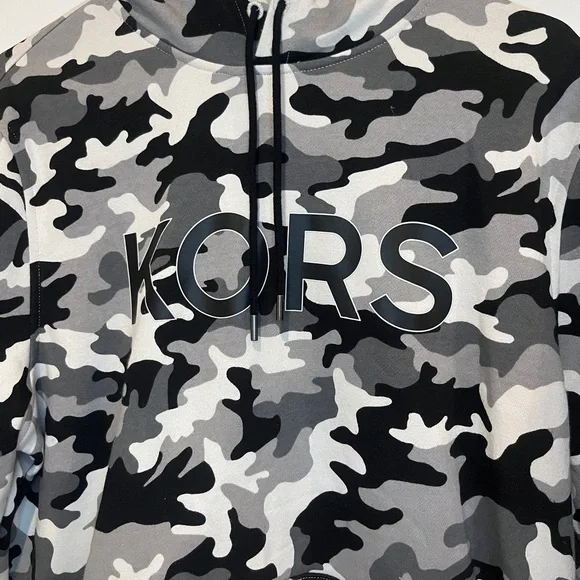 Michael kors men camo sweatshirt hoodie Large NWOT